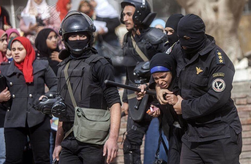 اعتقال 120 امرأة مصرية خلال العام 2019